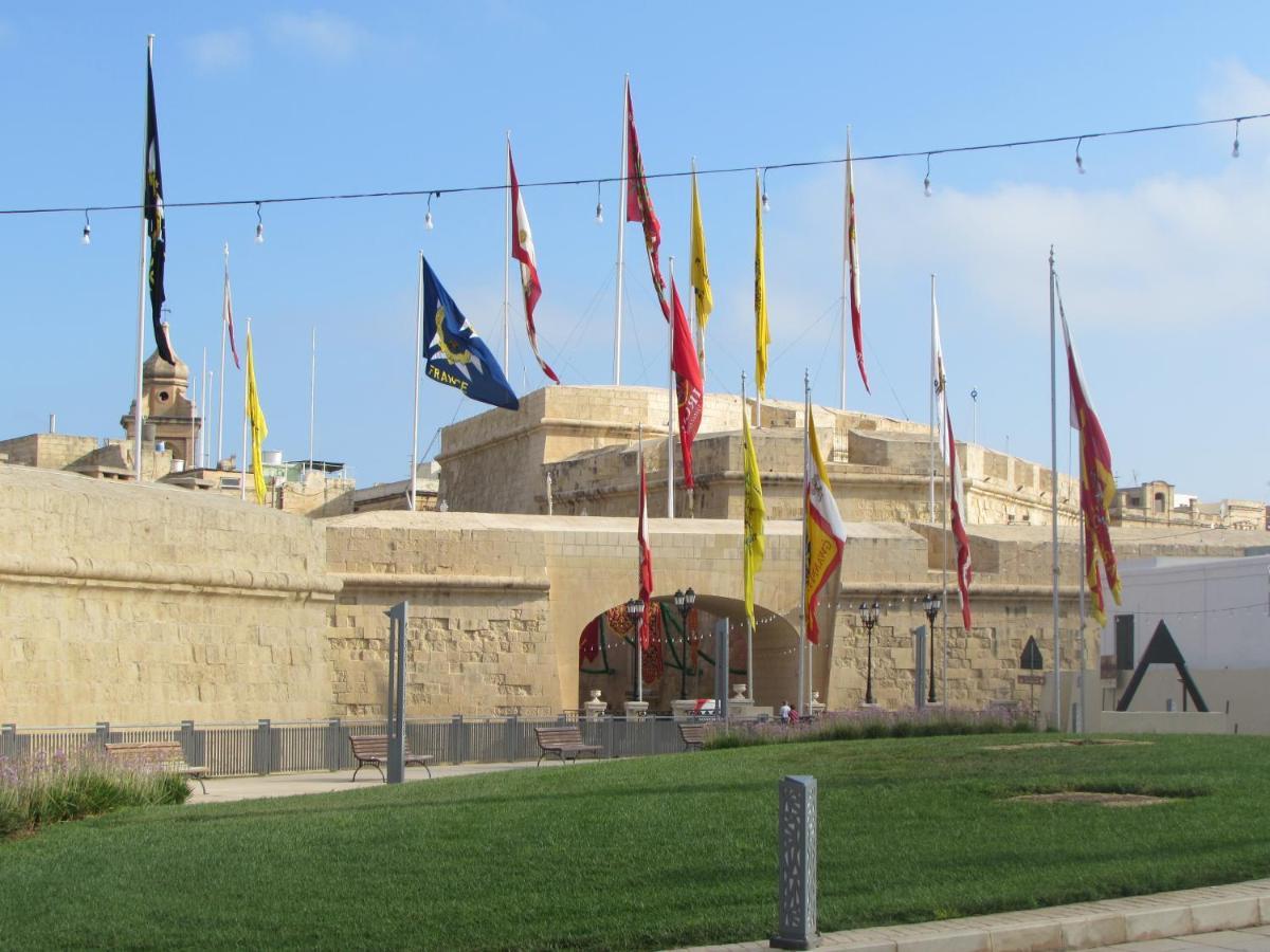 Vittoriosa' Seafront 2 Bed Highly Furnished Apartment Exterior photo