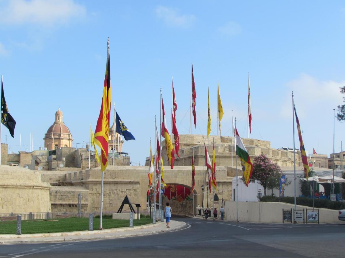 Vittoriosa' Seafront 2 Bed Highly Furnished Apartment Exterior photo