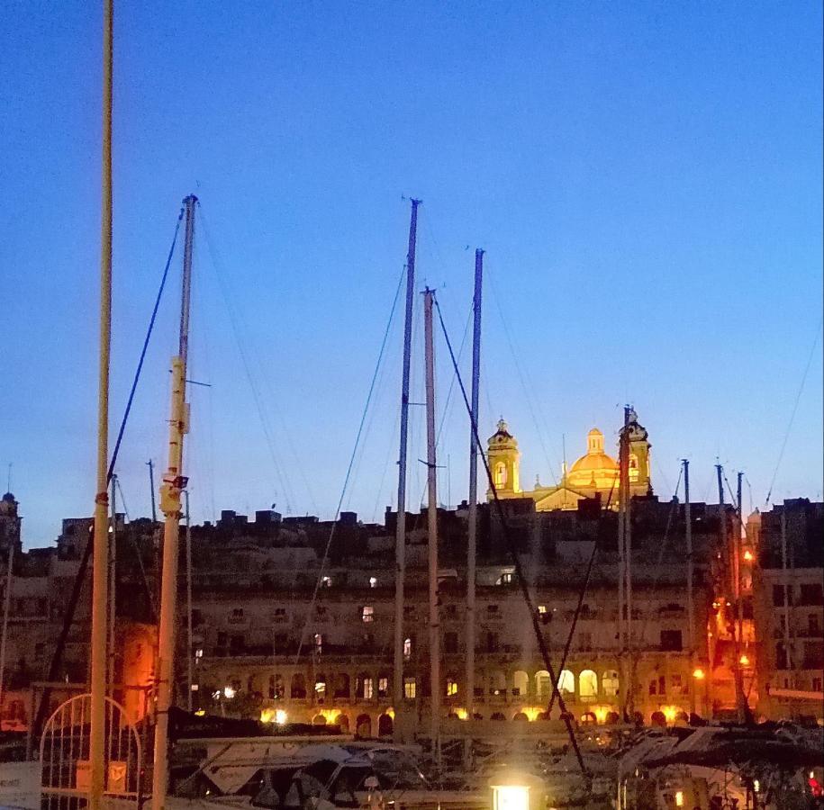 Vittoriosa' Seafront 2 Bed Highly Furnished Apartment Exterior photo
