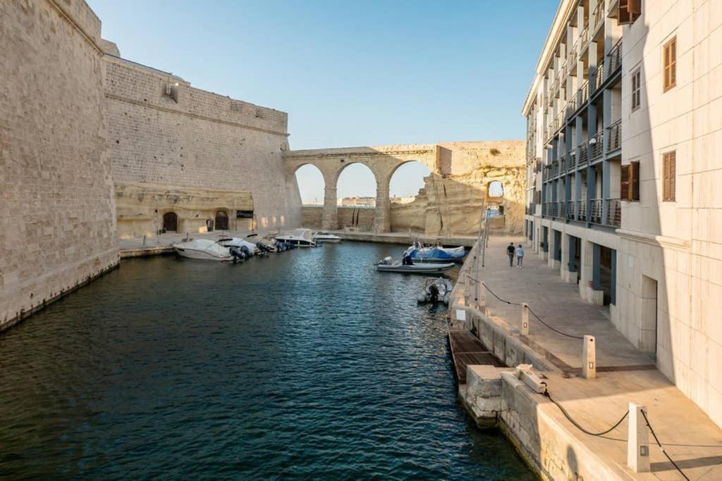 Vittoriosa' Seafront 2 Bed Highly Furnished Apartment Exterior photo